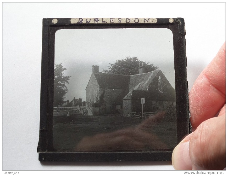 U.K. Burlesdon : Plaat +/- 8 X 8 Cm. ( Zie Foto Voor Details ) ! - Glasdias