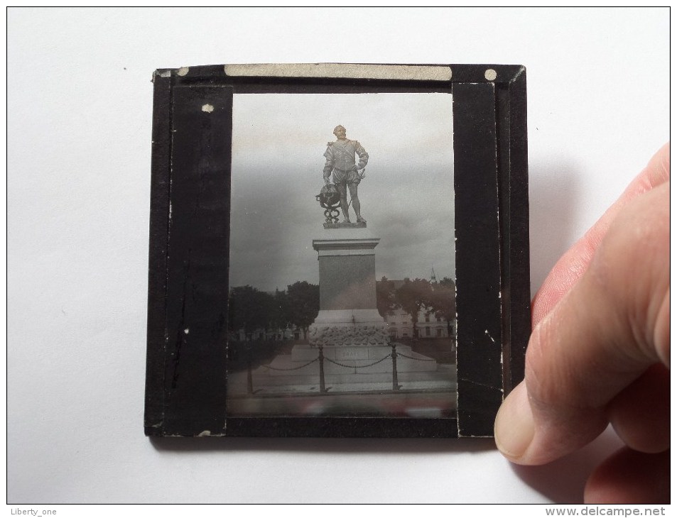 Sir FRANCIS DRAKE Statue ( U.K. ) : Plaat +/- 8 X 8 Cm. ( Zie Foto Voor Details ) ! - Glasplaten