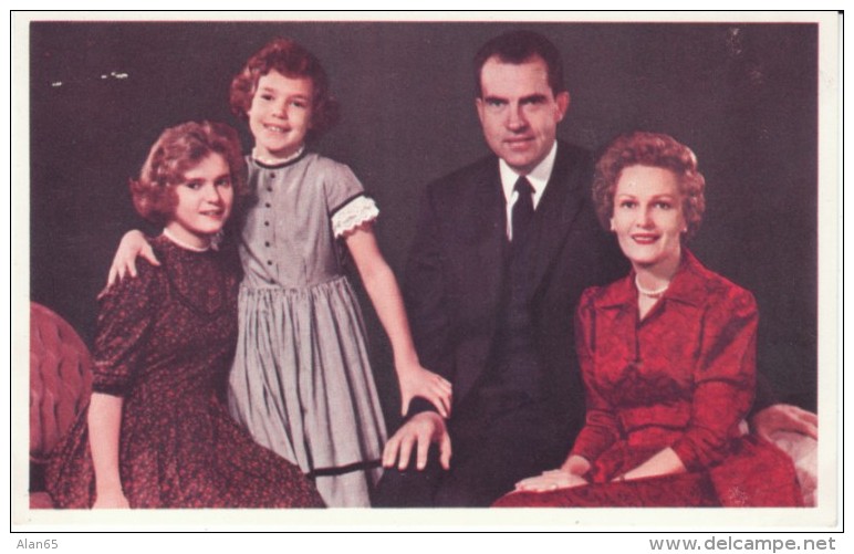 US President Richard Nixon As Congressman Or Vice President, Family Portrait Wife &amp; Daughters, C1950s Vintage Postca - Presidentes