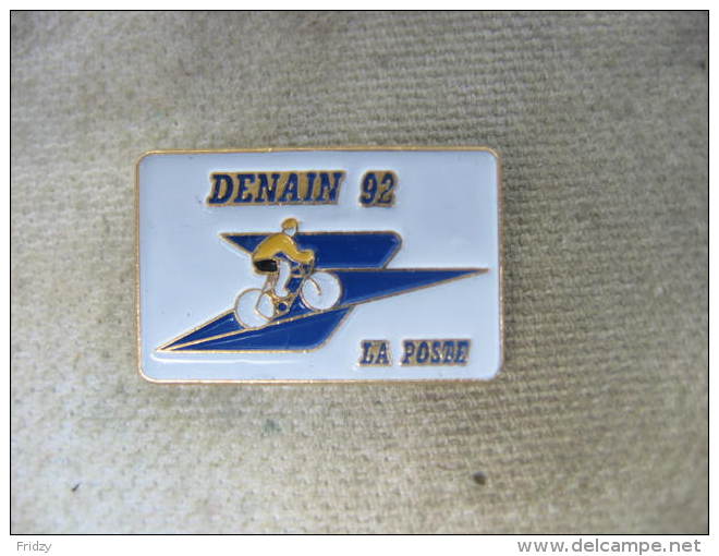 Pin´s De La Poste De DENAIN, Sponsor De Courses De Vélos - Mail Services