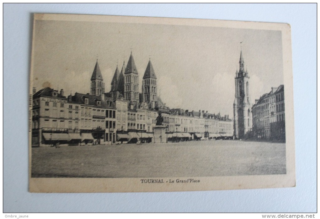 AA - TOURNAI - LA GRAND'PLACE - Doornik