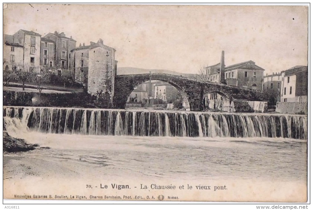 Cpa   LE VIGAN  LA CHAUSSEE ET LE VIEUX PONT - Other & Unclassified