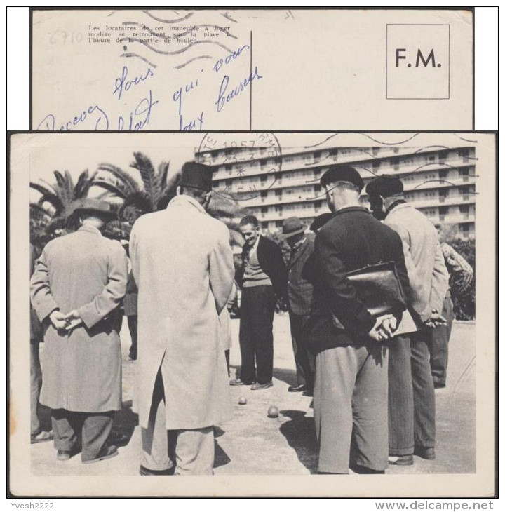 Algérie 1957. Carte Postale Envoyée En FM. Partie De Boules. Vieux Messieurs Avec Chapeaux Ou Bérets, Palmiers - Pétanque