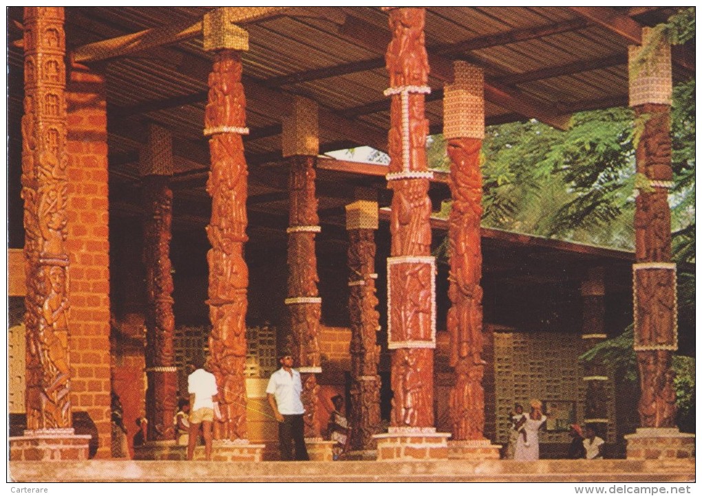 AFRIQUE,GABON,LIBREVILLE,   Ancienne  Colonie Française,l´église Saint Michel N ´ Kembo,façade,piliers Sculptés,rare - Gabón