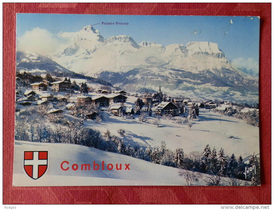 Dep 74 , Cpm  COMBLOUX  , Alt 1000m. , 10/14240 , Vue Générale Et Au Fond , La Chaine Des Aravis (061) - Combloux