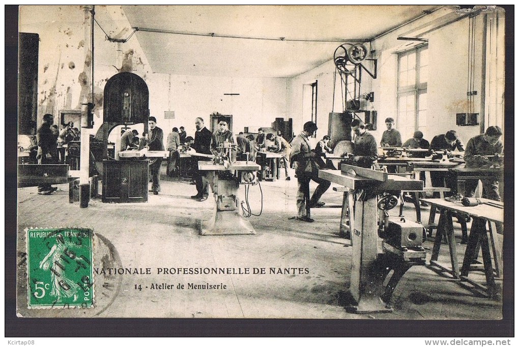 Ecole Nationale Professionnelle De NANTES . Atelier De Menuiserie . - Nantes