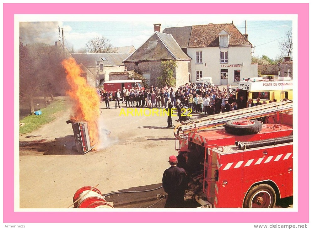 CPM CHATENAY Grande Manoeuvre Des Pompiers De Baudreville Dans Le Bourg De Chatenay 1989 - Montigny-le-Gannelon