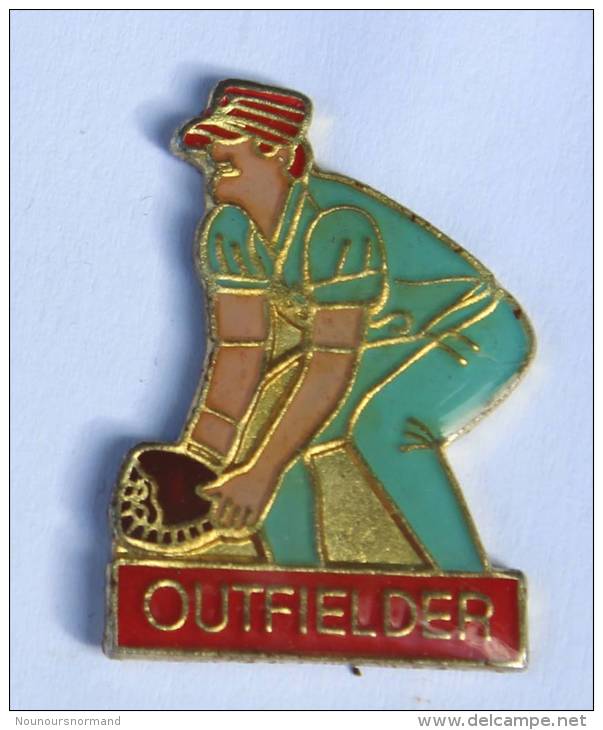 Pin's  OUTFIELDER - Joueur En Position - D954 - Baseball