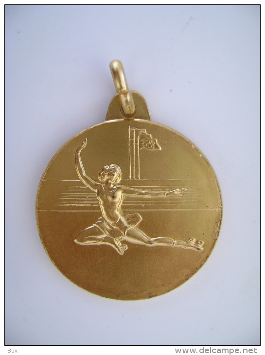 COMUNE DI ARNESANO LECCE   1975   PATTINAGGIO  PATINAGE  MEDAGLIA - Kunstschaatsen