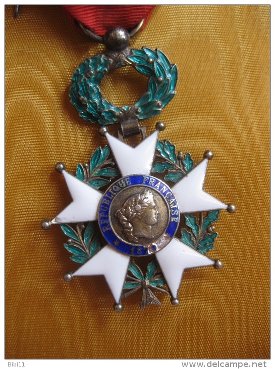 3 Médailles Différentes De La  LEGION D&rsquo;HONNEUR, Plusieurs Photos - Avant 1871