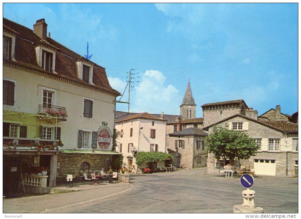 Sousceyrac.. Animée.. Belle Vue Du Bourg.. Hôtel.. Café - Sousceyrac