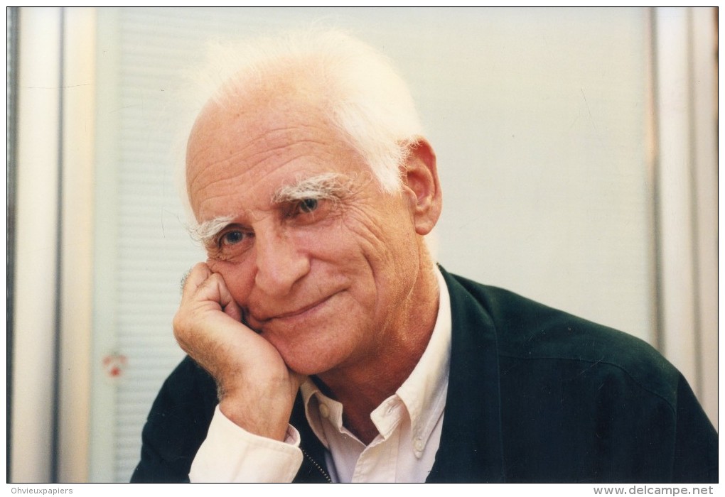 Photo Originale De Presse - Michel  SERRES , Académicien , Son Nouvel Ouvrage " Nouvelles Du Monde " En 1997 - Célébrités