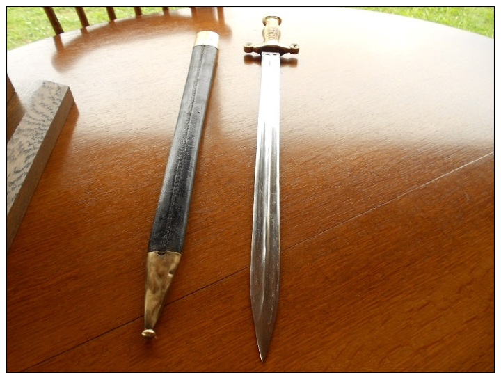 GLAIVE DE POMPIER ou de cantinière, modèle 1831 et son fourreau