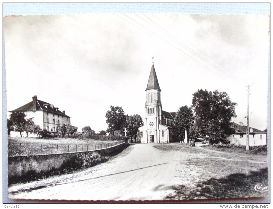 15  , Notre Dame De Quézac ,la Place De L'église - Autres & Non Classés