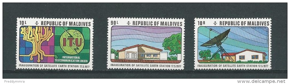 Maldives: 649/ 651 ** - Maldives (1965-...)