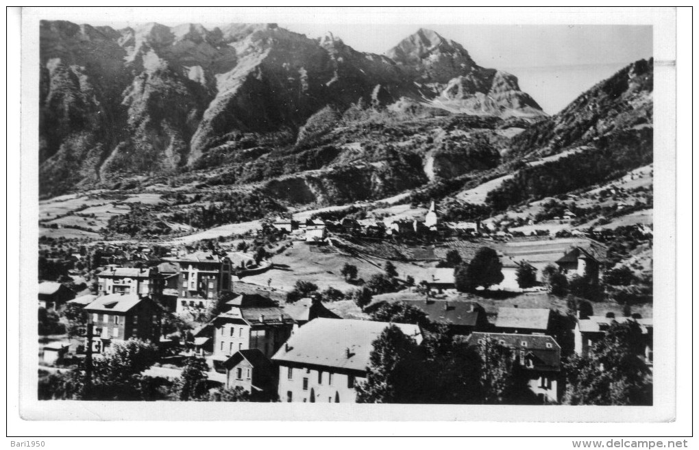 UGINE (Savoie) . - Les Fontaines Et Les Charmettes - Ugine