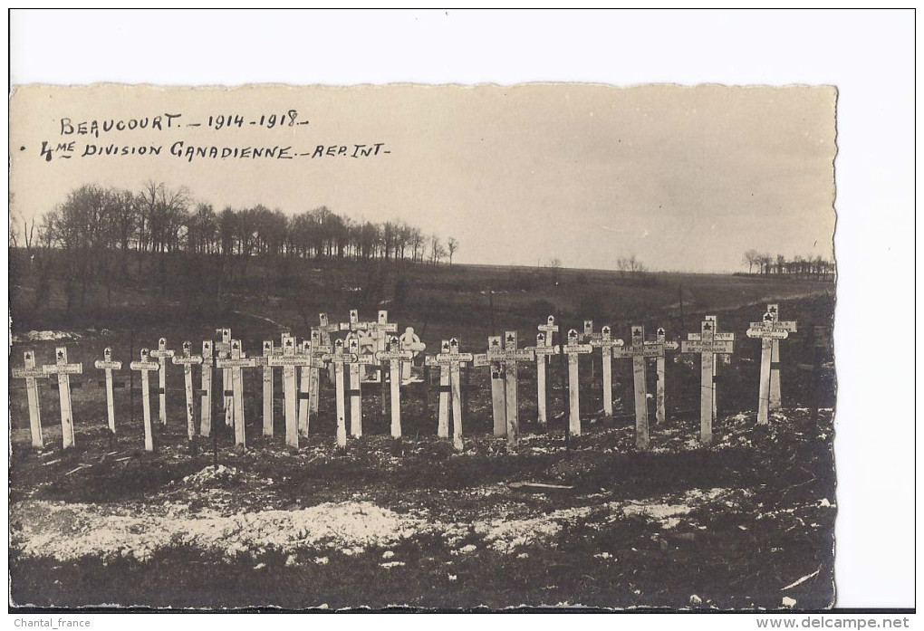 1 Carte-photo. Beaucourt. Guerre 1914-1918. 4e Division Canadienne. Tombes - Autres & Non Classés