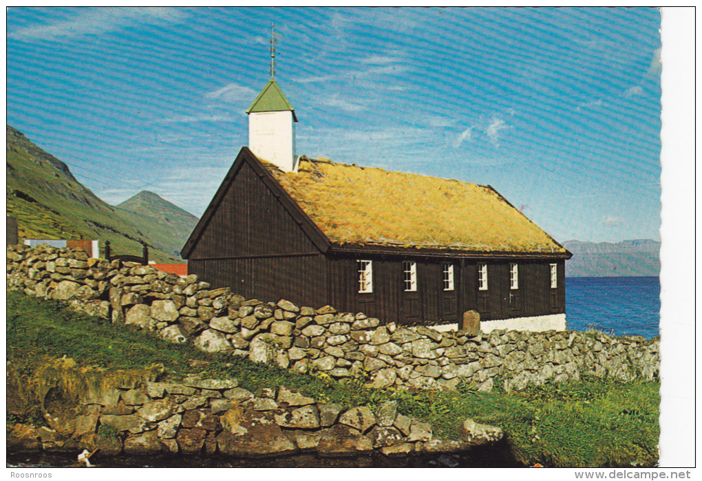 CP ISLANDE TYPICAL FAROESE CHURCH WITH SOD FUNNINGS KIRKJA - Island