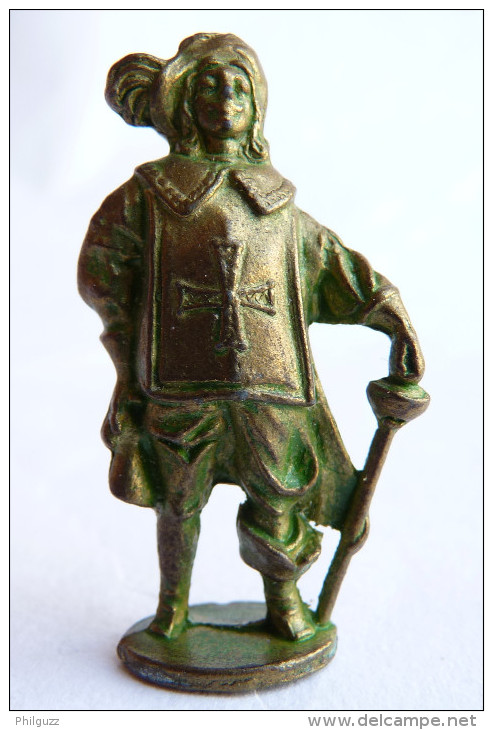 FIGURINE KINDER  METAL MOUSQUETAIRE FRANCAIS 2 80's - Vert De Gris  KRIEGER MUSKETIER 1 FRANKREICH - Figurines En Métal