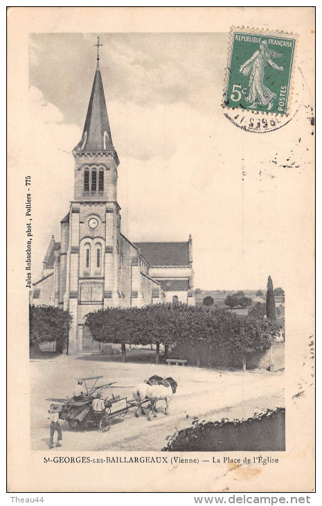 ¤¤  -   SAINT-GEORGES-les-BAILLARGEAUX   -  La Place De L'Eglise   -  Attelage , Machine Agricole   -  ¤¤ - Saint Georges Les Baillargeaux