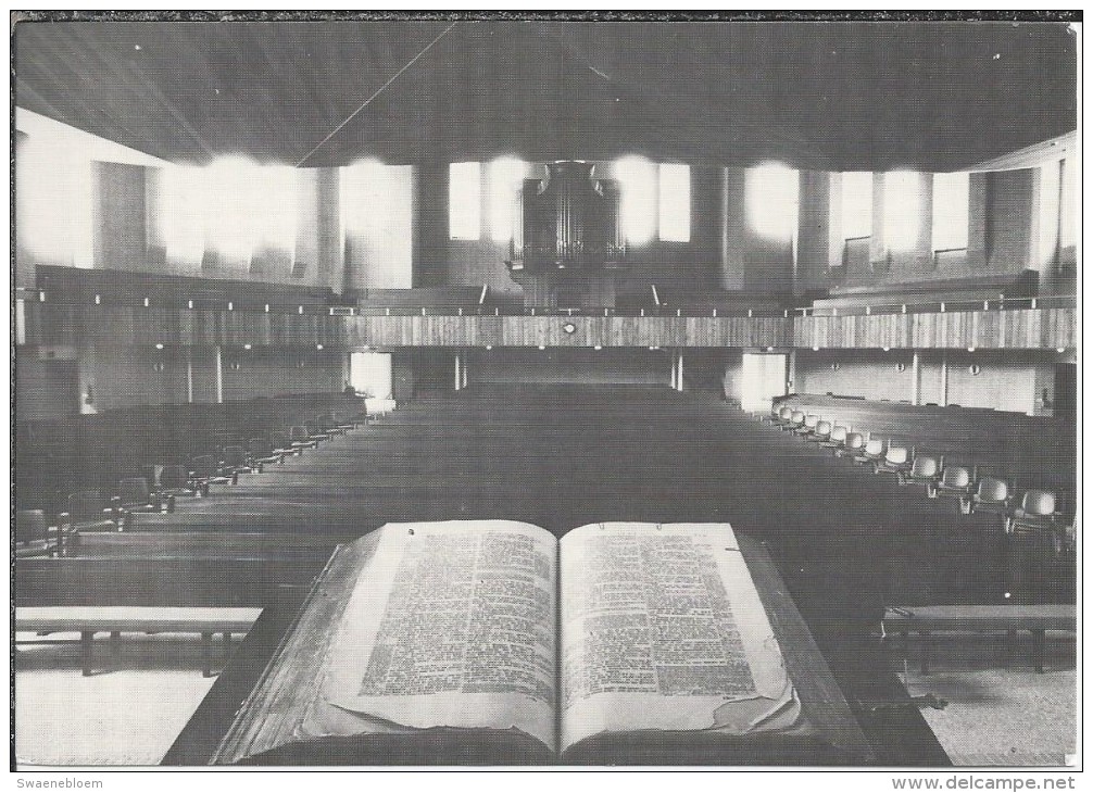 NL.- Nunspeet. Gereformeerde Gemeente Kerk. Interieur. Orgel. Bijbel. 2 Scans - Nunspeet