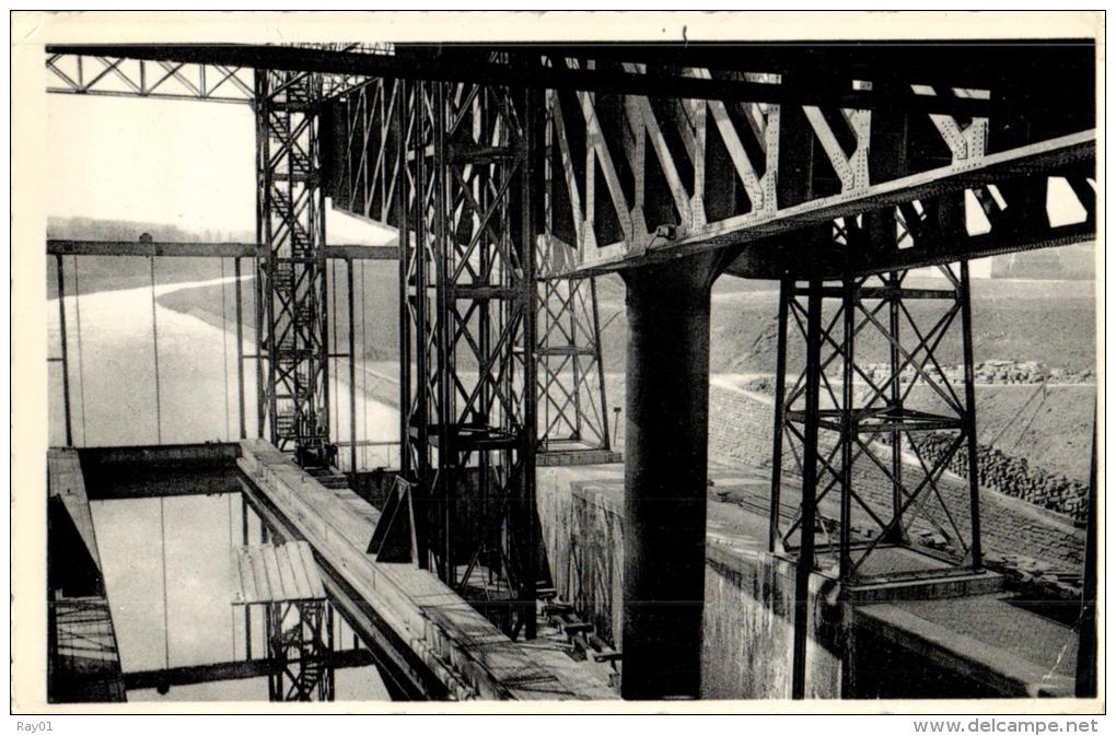 BELGIQUE - HAINAUT - LA LOUVIERE - Intérieur De L'ascenseur. - La Louvière