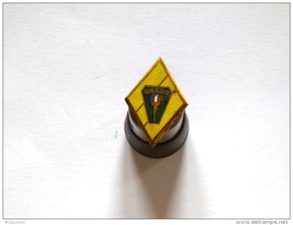 Pin's Sur Les Forces Armées Ou Autre. - Sets