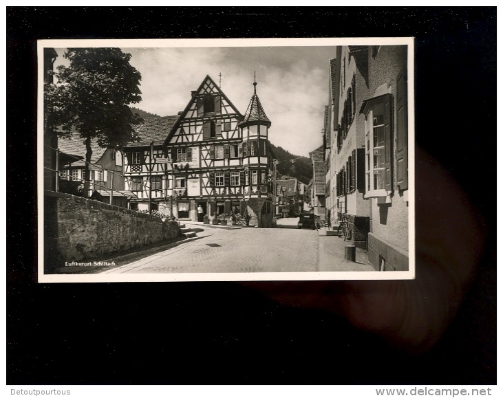 SCHILTACH Im Schwarzwald  Eine Strasse Mit Gasthaus Amer - Schiltach