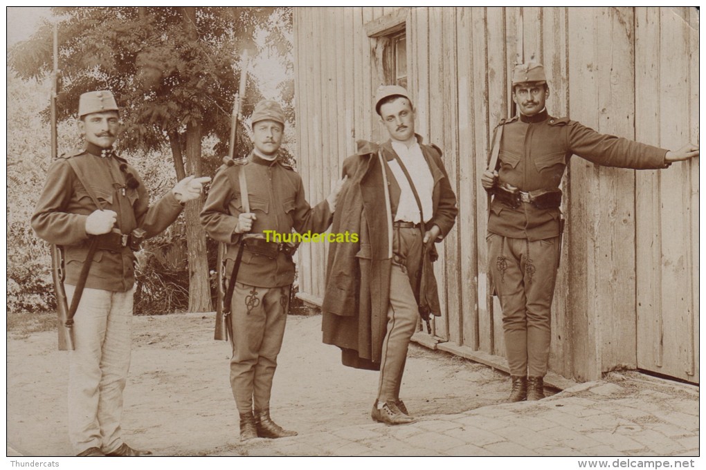 CARTE DE PHOTO SERBIE SERBIA SERVIA SERVIE SZABADKA SOLDATS MILITAIRS - Serbie