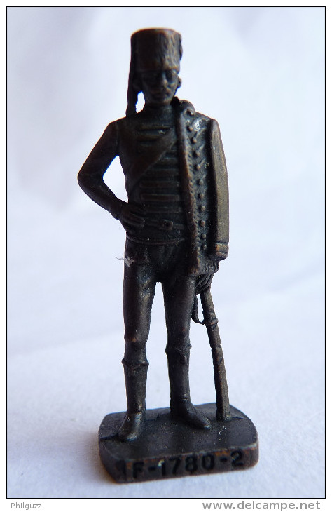 FIGURINE KINDER  METAL SOLDATS FRANCAIS 1780 2 OFFICIER HUSSARD 80's Bruni - KRIEGER FRANKREICH HASARENOFFIZIER - Figurines En Métal