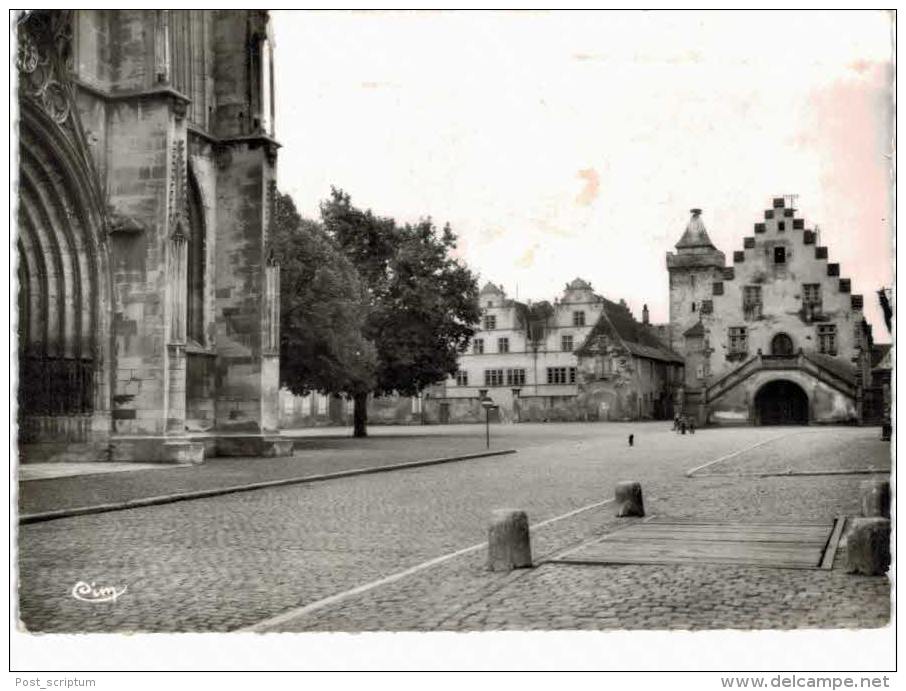 Rouffach Place De La République Halle Aux Blés Tour Des Sorcières - Rouffach