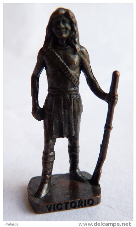 FIGURINE KINDER  METAL  INDIEN II - 8 VICTORIO VIEUX BRONZE - KRIEGER Berümmte Indianer-Häuptlinge - Metal Figurines