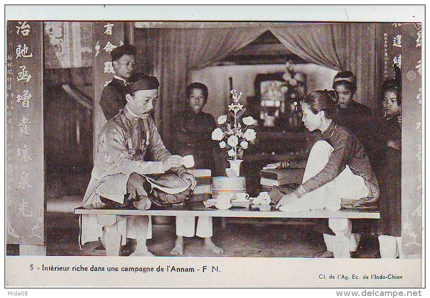 LAOS . INTERIEUR RICHE DANS UNE CAMPAGNE DE L'ANNAM . Fernand Nathan .F.N. - Laos