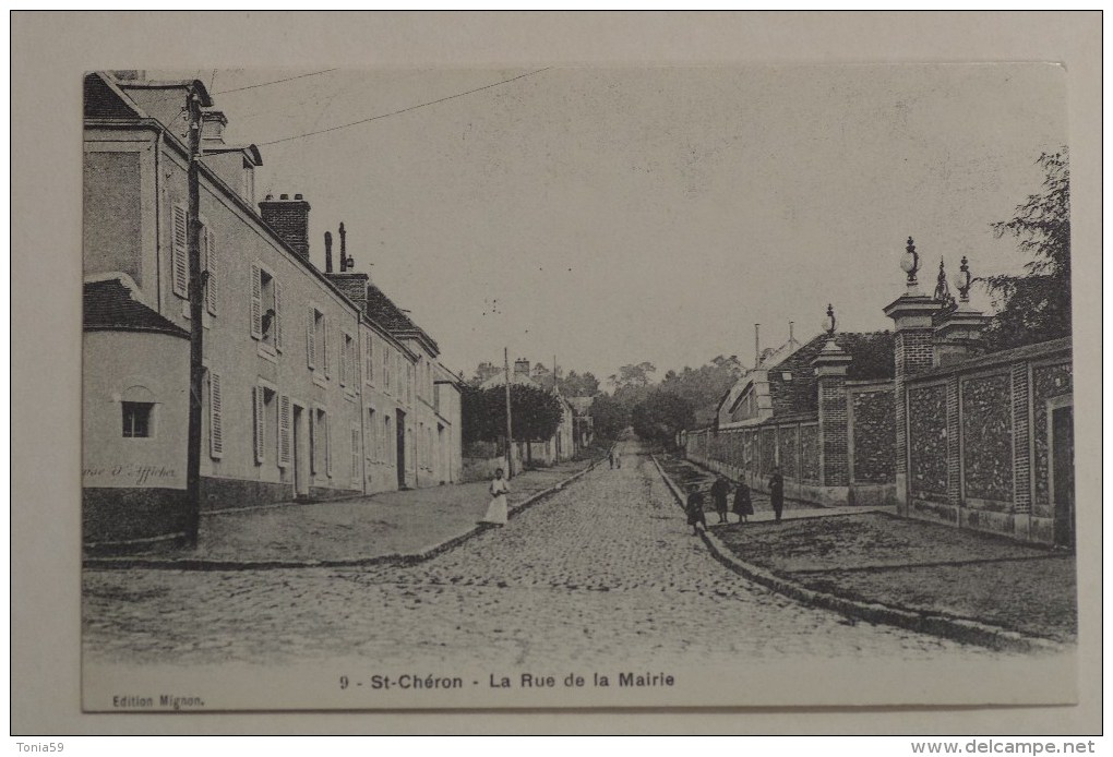 SAINT-CHERON  -  LA RUE DE LA MAIRIE - Saint Cheron