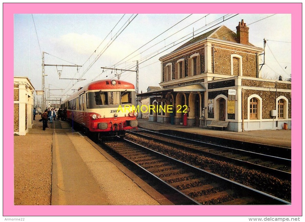 CPM COURVILLE SUR EURE  Autorail Caravelle X4431 En Gare  Le 20 / 2 / 1992 - Courville