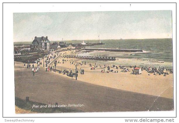 GORLESTON PIER AND BREAAKWATER NR GT GREAT YARMOUTH NORFOLK - Andere & Zonder Classificatie