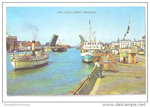 HALL QUAY HARBOUR BOATS GREAT YARMOUTH GT NORFOLK - Great Yarmouth