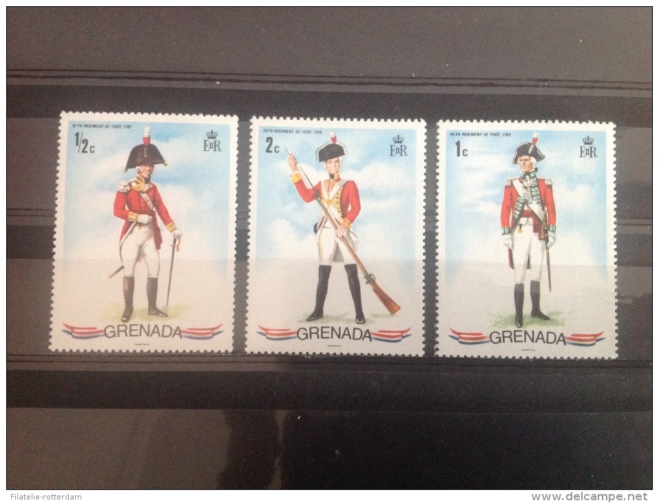 Grenada - Postfris/MNH - Serie Militaire Uniformen 1971 - Grenada (...-1974)