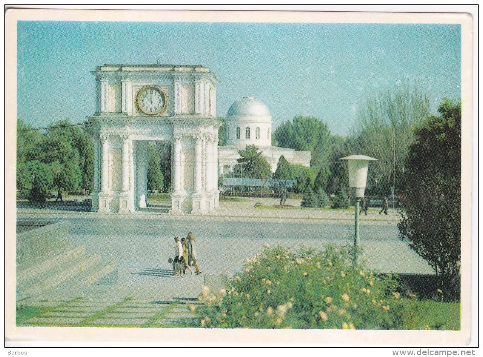 Moldova  ; Moldavie ; Moldau ; 1974 ; Chisinau  ; Arch Of Triumph ;  Postcard - Moldova