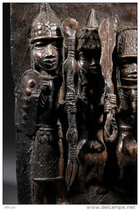 Plaque En Bronze Du Royaume D'Ifé - Art Africain