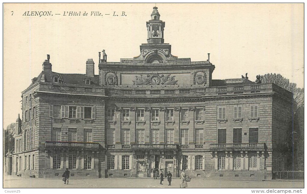 61 ALENCON - L'Hôtel De Ville - Alencon