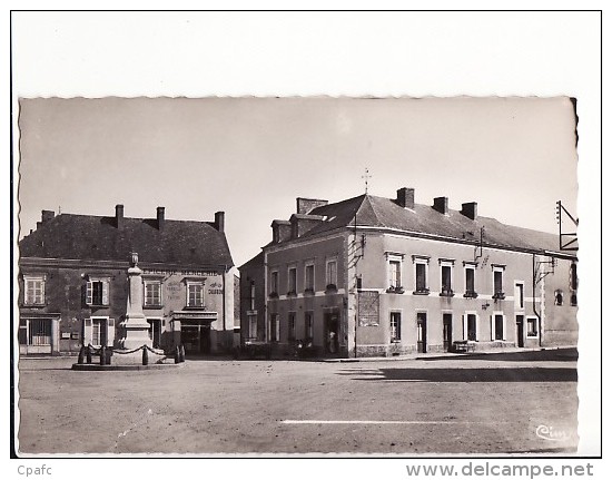 Carte 1950 BRULON / PLACE ALBERT LIEBAULT - Brulon