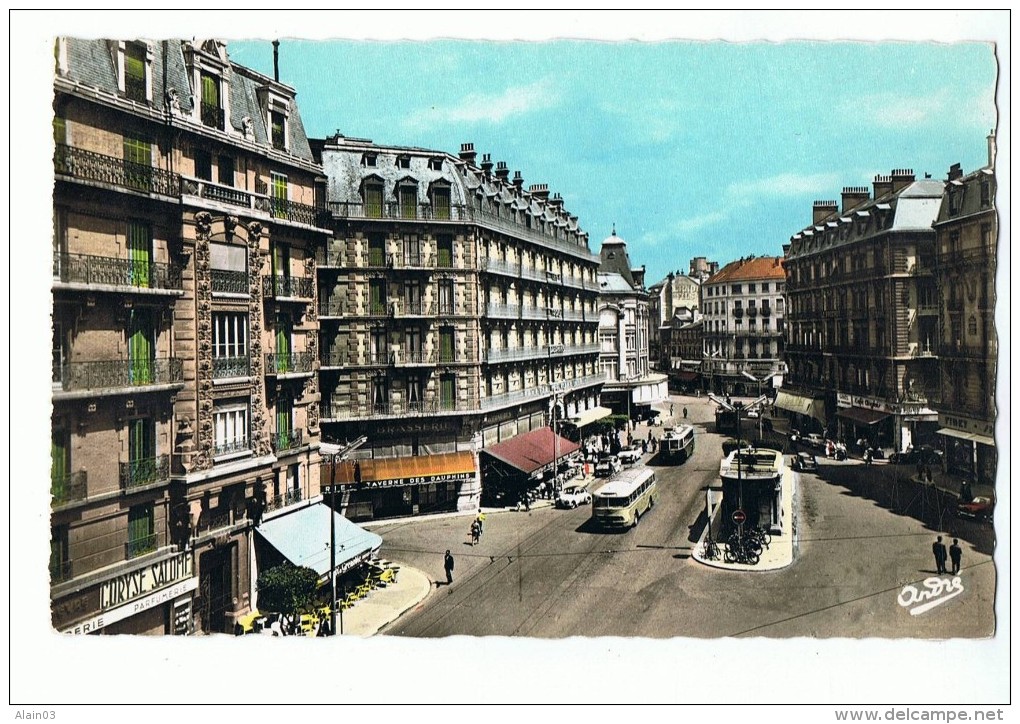 CPSM - 38 - GRENOBLE - Le Centre - Rue Félix Poulat - Autobus, Renault 4CV - Grenoble