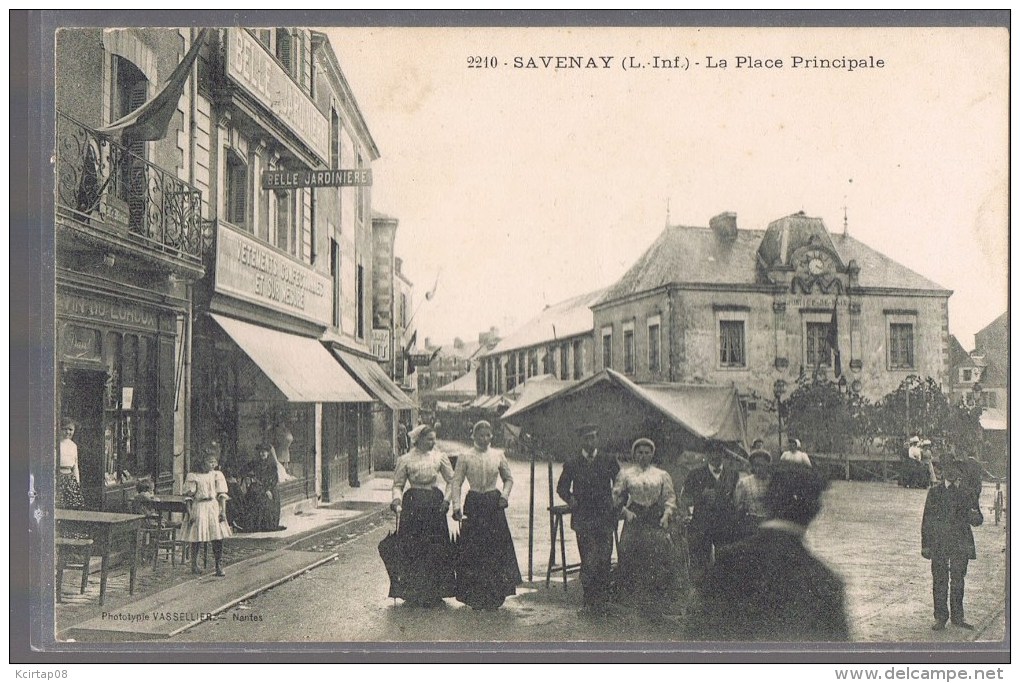 SAVENAY . La Place Principale . - Savenay