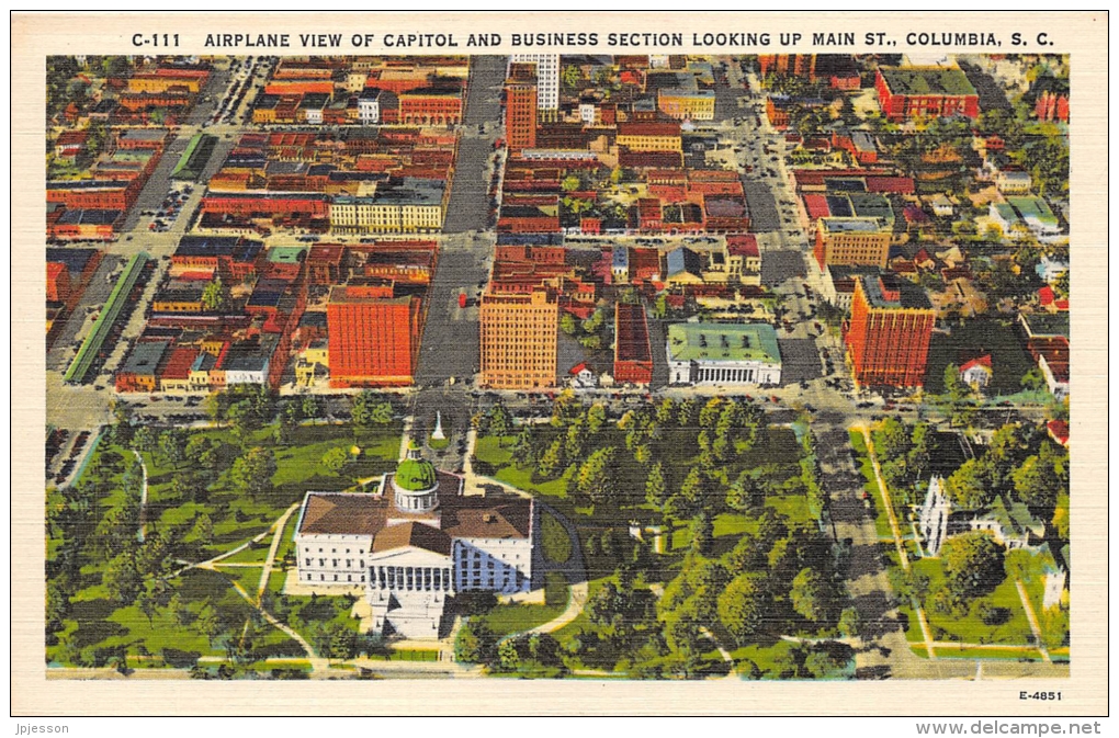 ETATS UNIS   SOUTH CAROLINA  COLUMBIA  AIRPLANE VIEW OF CAPITOL AND BUSINESS SECTION LOOKING UP MAIN STREET - Columbia