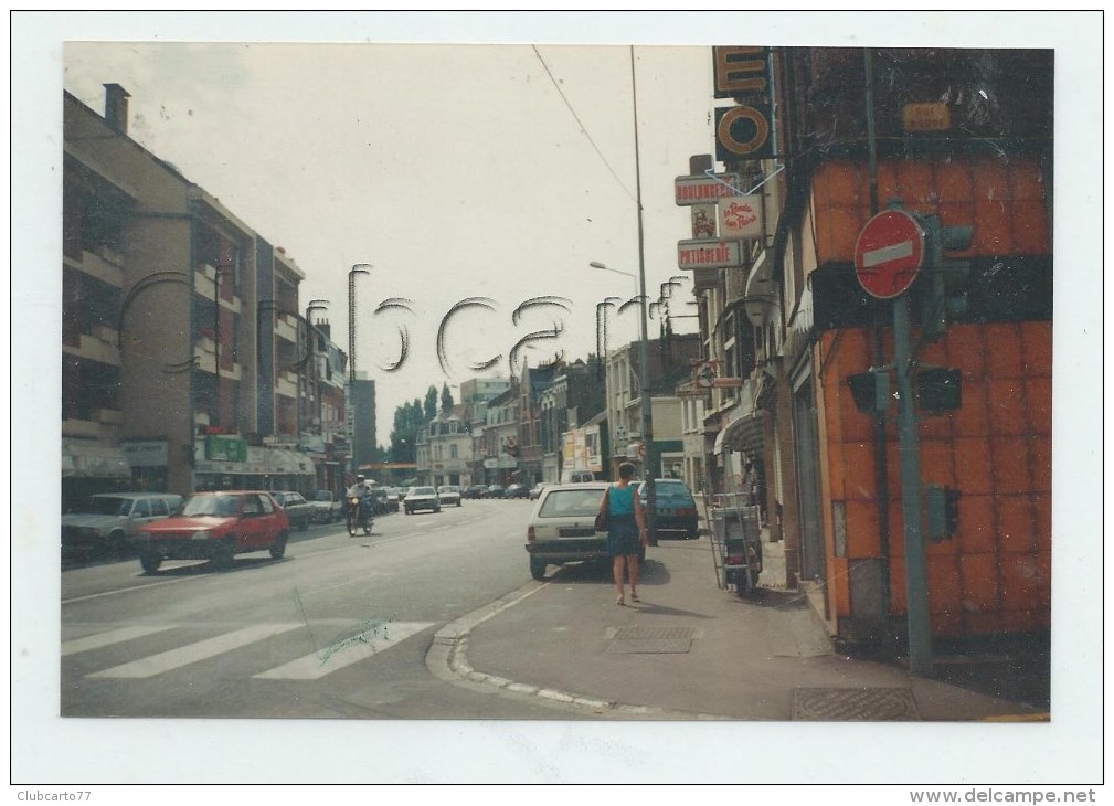 Lomme  (59) :Perspective De La Rue Prise Au Niveau De La Boulangerie Photo Projet CP GF  1990 (animé)  RARE. - Lomme