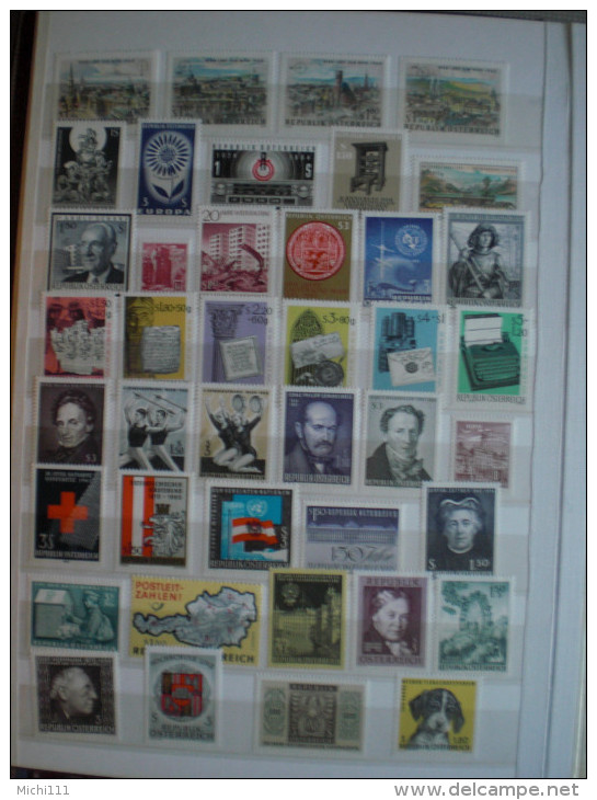Österreich Große Postfrische ** MNH Sammlung Aus 1961 - Anfang 1977 Mit Blocks, 15 Bilder - Colecciones