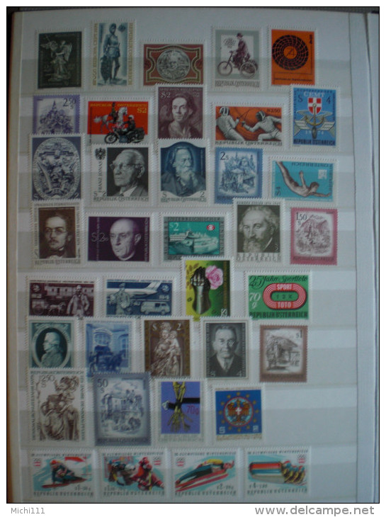 Österreich große postfrische ** MNH Sammlung aus 1961 - Anfang 1977 mit Blocks, 15 Bilder