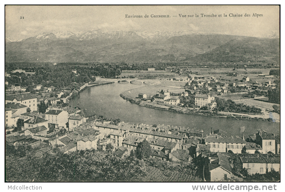 38 LA TRONCHE / Vue Sur La Tronche Et La Chaîne Des Alpes / - La Tronche