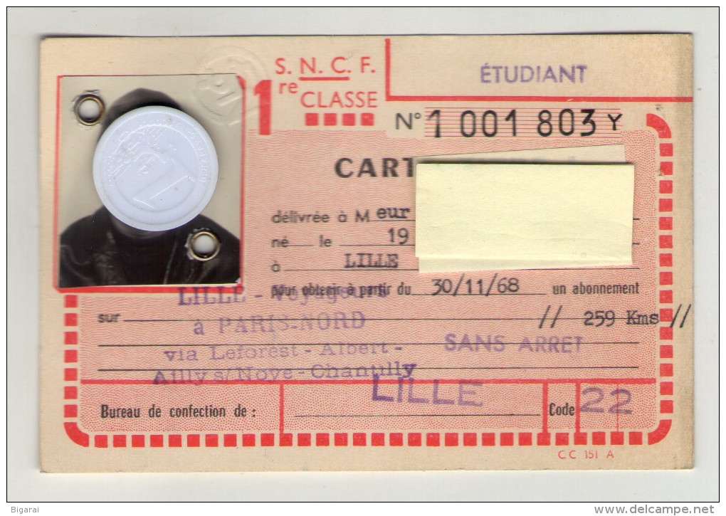 . SNCF .  1968 . CARTE TITRE ETUDIANT . ABONNEMENT  PREMIERE CLASSE . LILLE PARIS NORD - Autres & Non Classés